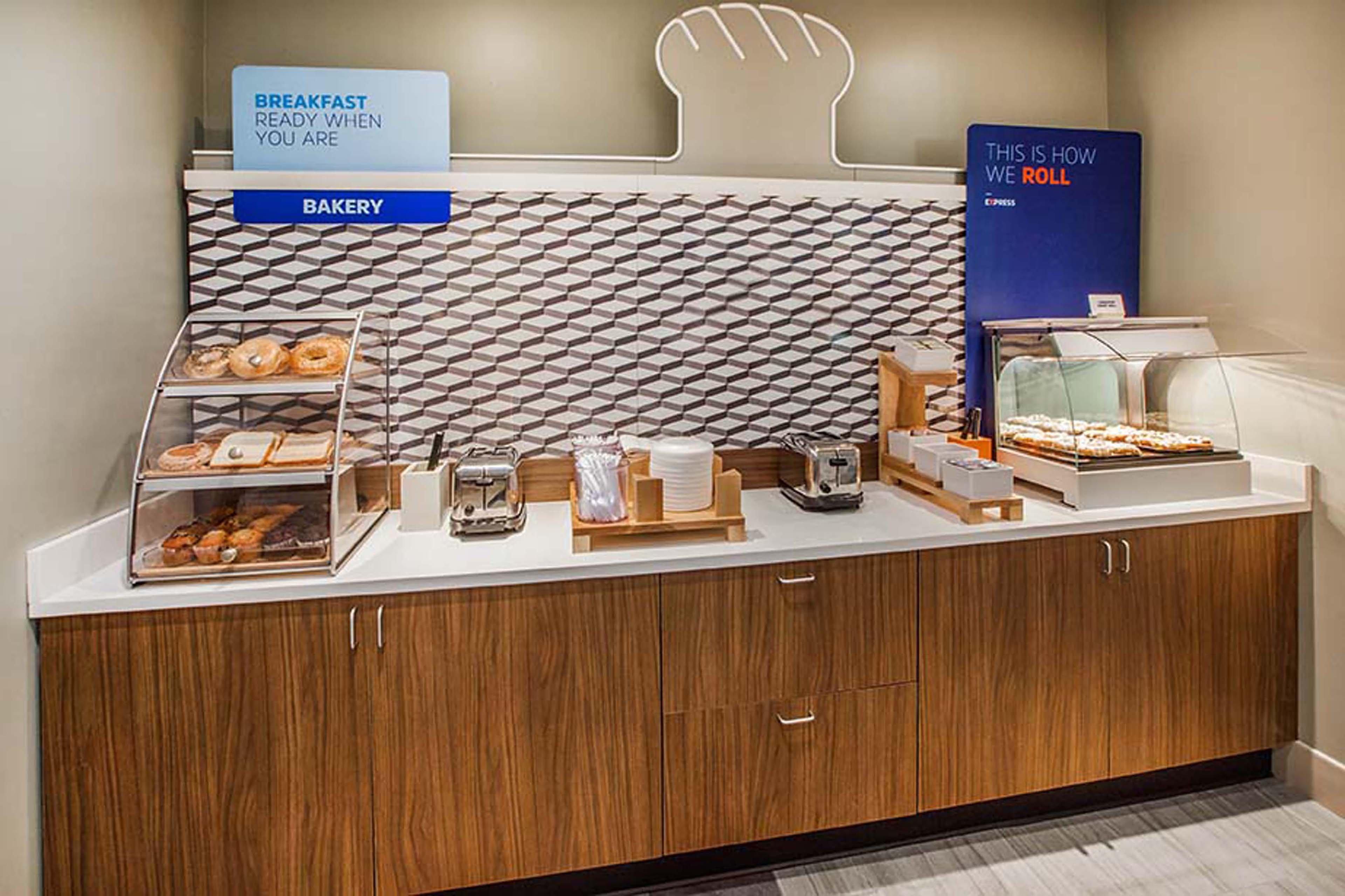 Holiday Inn Express & Suites Bakersfield Airport By Ihg Zewnętrze zdjęcie