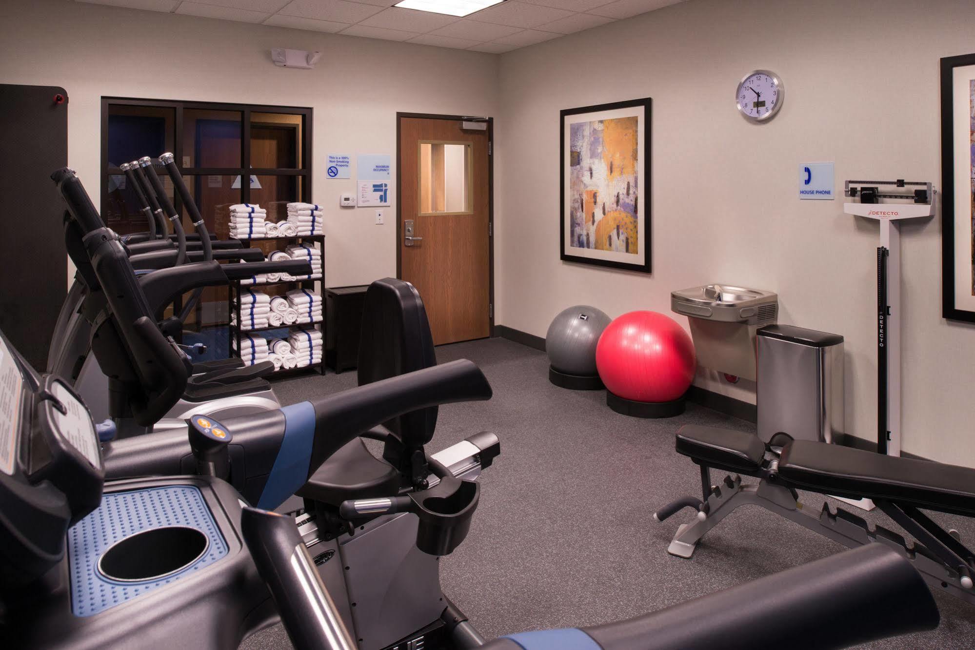 Holiday Inn Express & Suites Bakersfield Airport By Ihg Zewnętrze zdjęcie