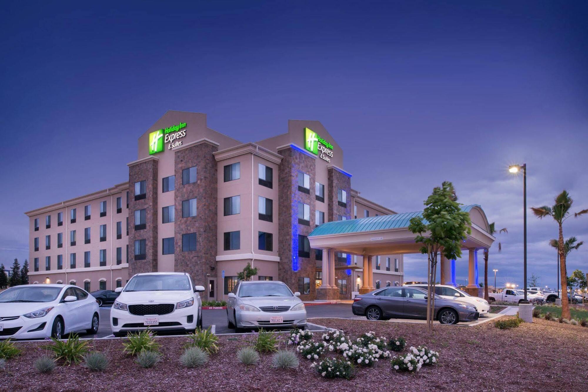 Holiday Inn Express & Suites Bakersfield Airport By Ihg Zewnętrze zdjęcie